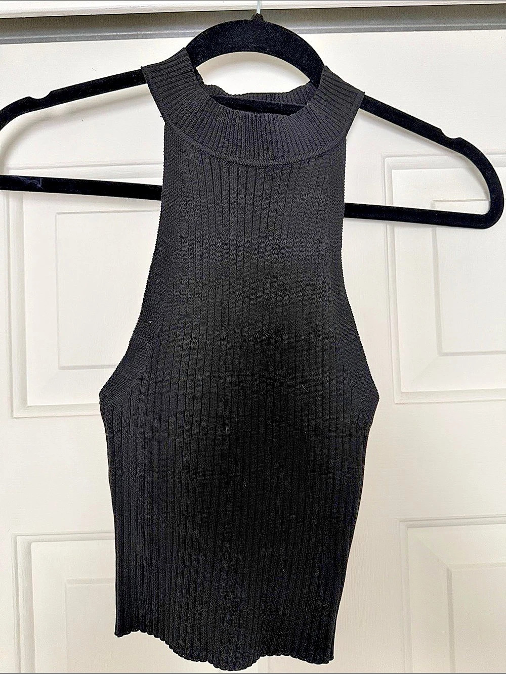 Forever 21 Ribbed Black Tank Top Size Small